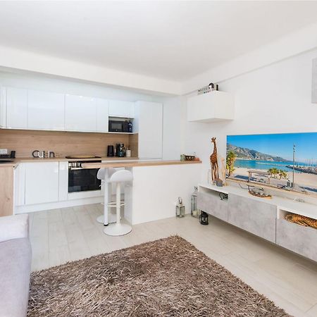 Appartement Carnoles Pres Des Plages 罗克布吕讷-卡普马丹 外观 照片