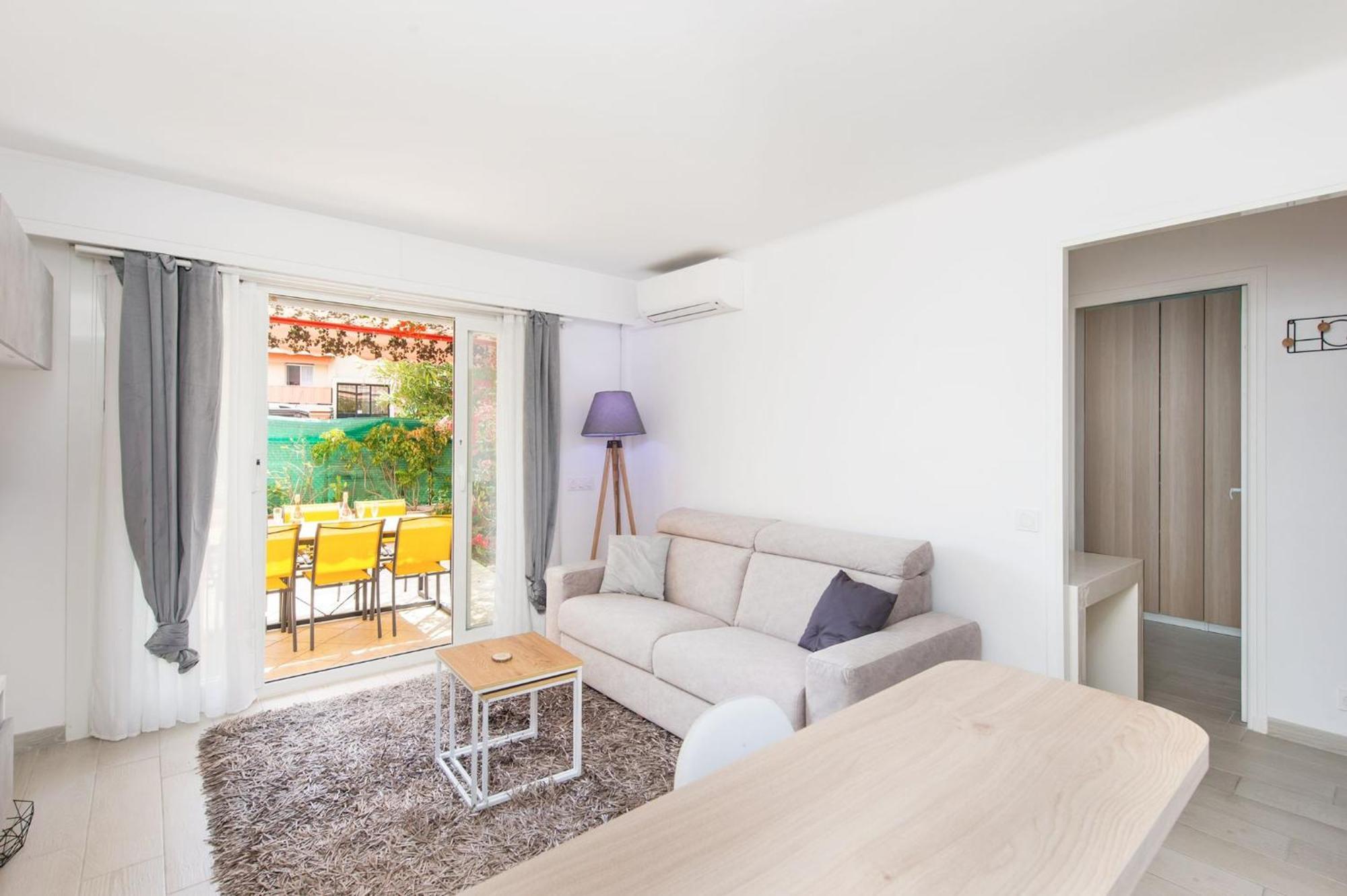 Appartement Carnoles Pres Des Plages 罗克布吕讷-卡普马丹 外观 照片